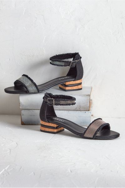 Soft Surroundings Vaneli Helee Ankle Strap Sandal Shoes Natural Refresh Women
